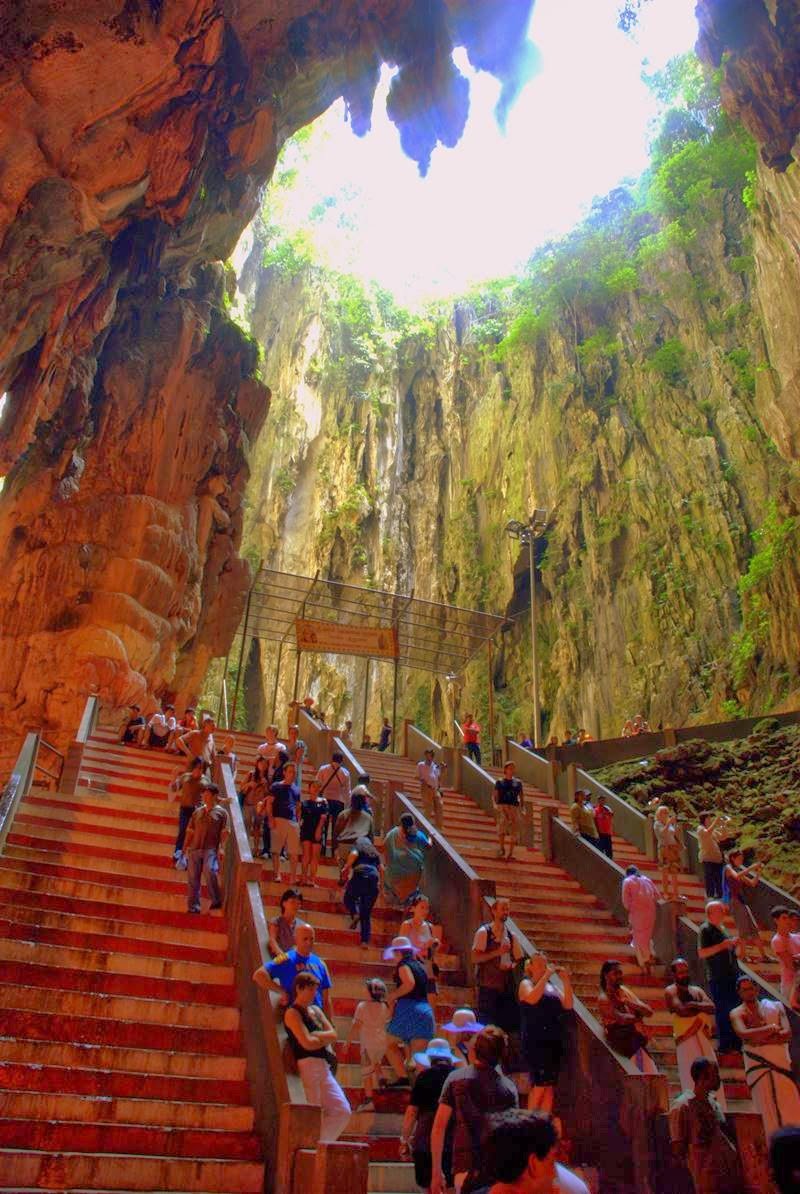 Majestic Batu Caves: A Temple of Wonder and History